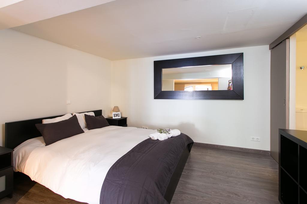 4 Rooms Barcelona Exterior photo